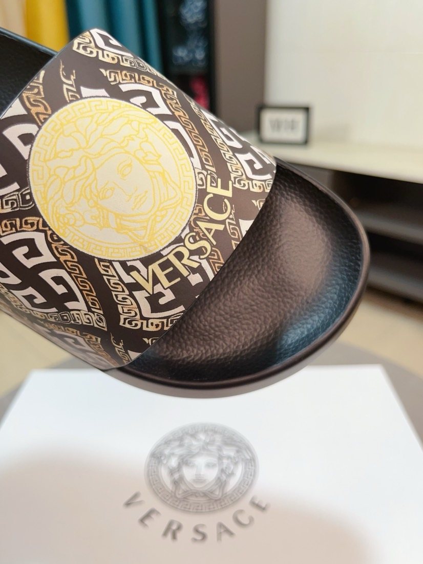 Versace Men's Patterned Emblem Slide Sandals