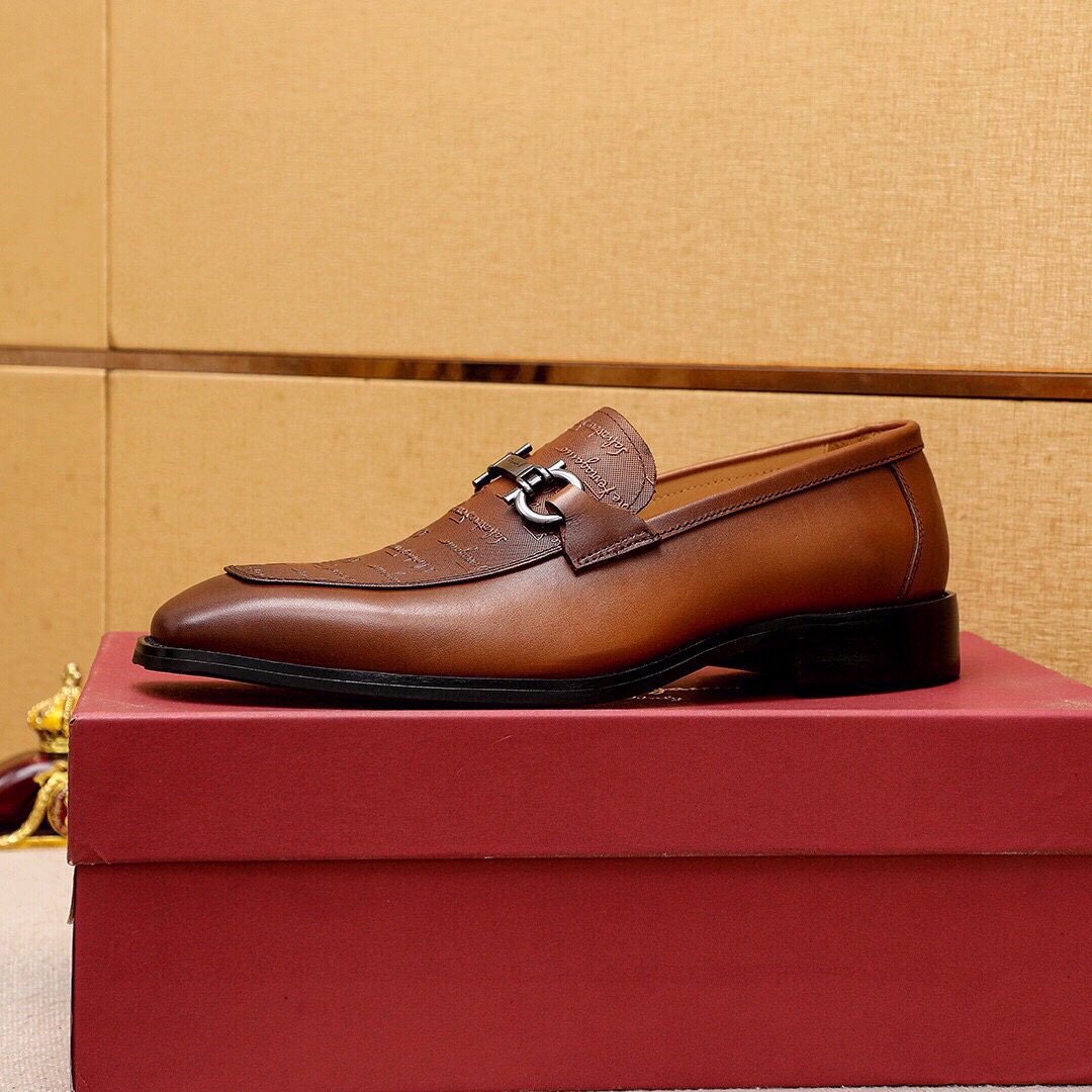 Ferragamo Men's Textured Leather Loafers - Low-Profile Sole